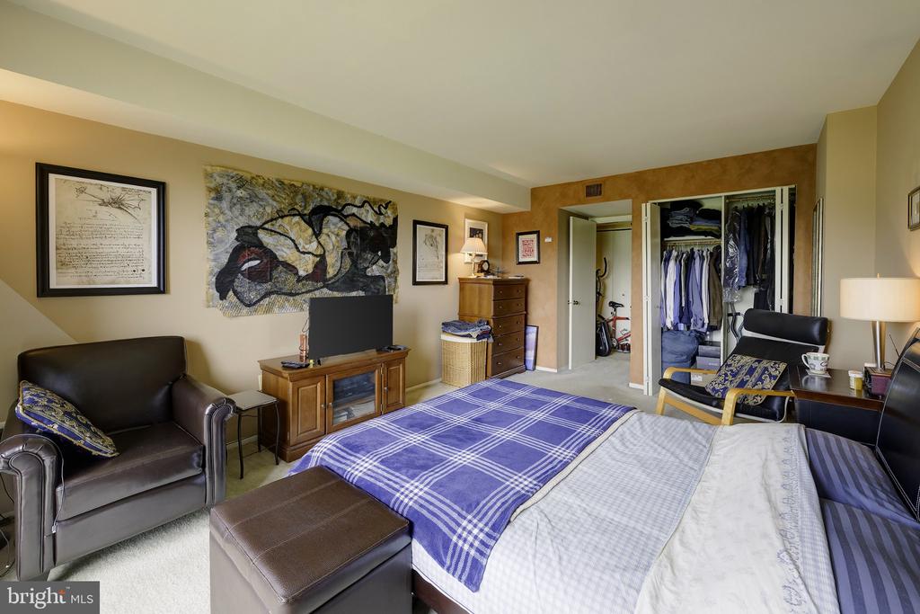 1600 PRINCE STREET Unit: 610