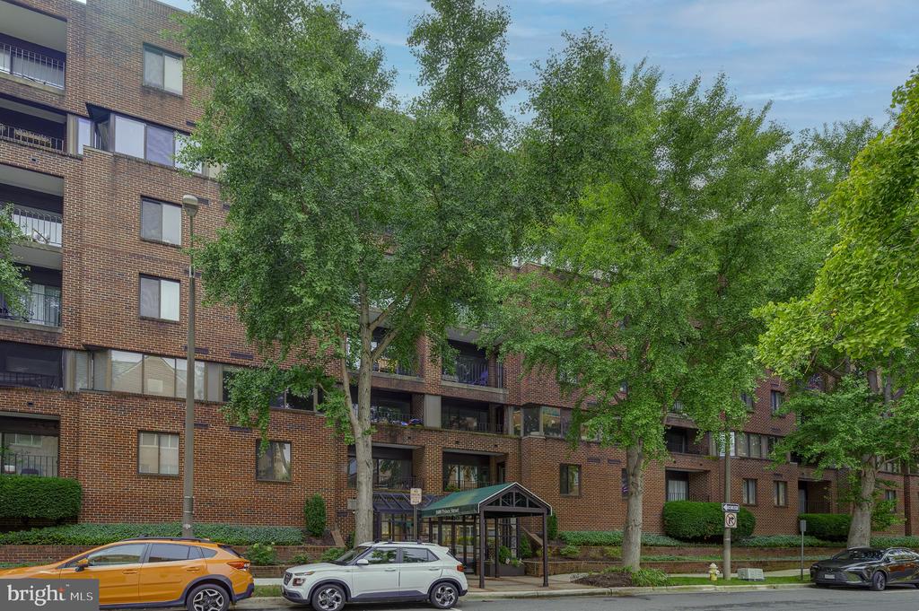 1600 PRINCE STREET Unit: 610