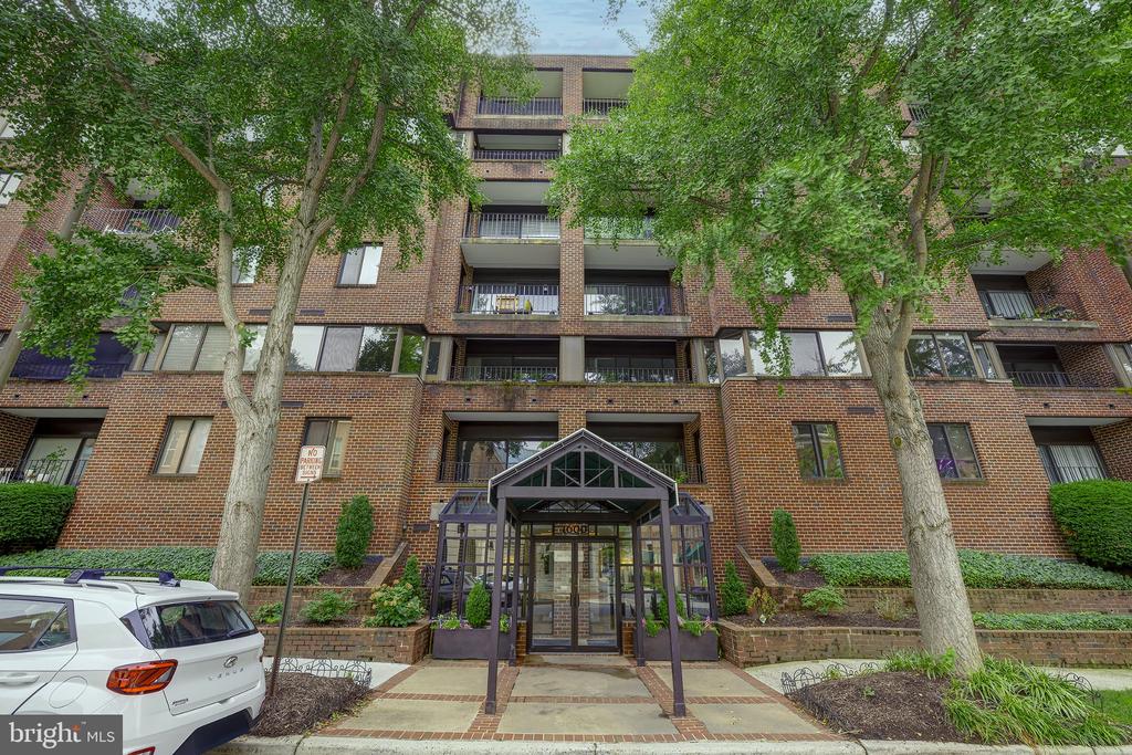 1600 PRINCE STREET Unit: 610