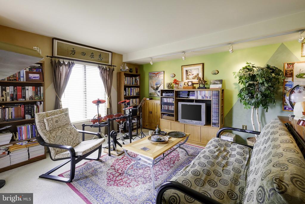 1600 PRINCE STREET Unit: 610