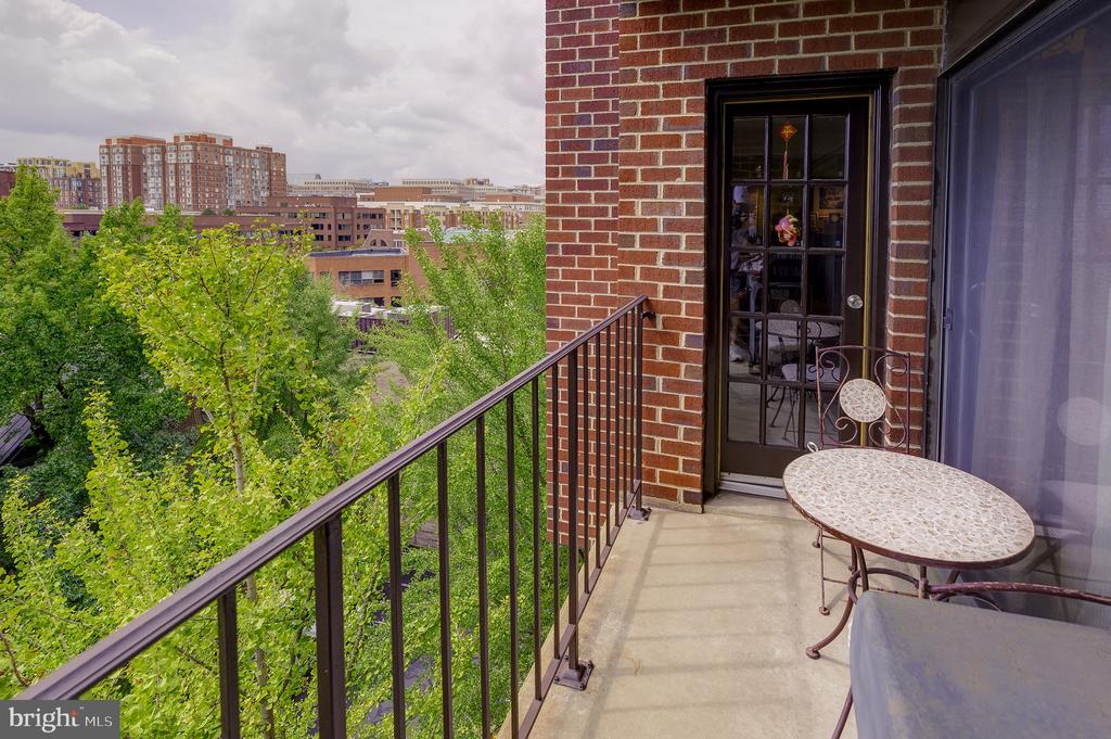 1600 PRINCE STREET Unit: 610