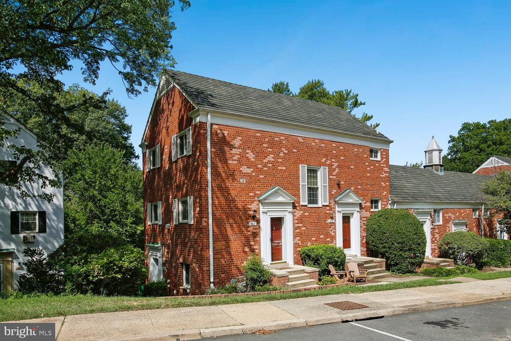 1617 FITZGERALD LANE
