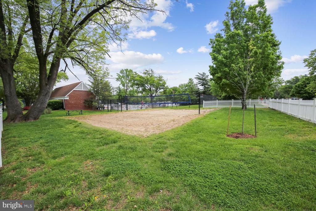 1617 FITZGERALD LANE