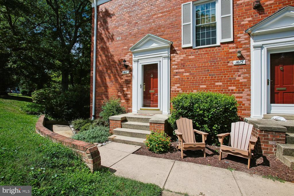 1617 FITZGERALD LANE
