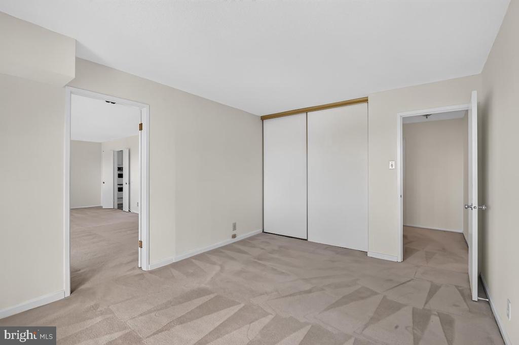 307 YOAKUM PARKWAY Unit: 1507