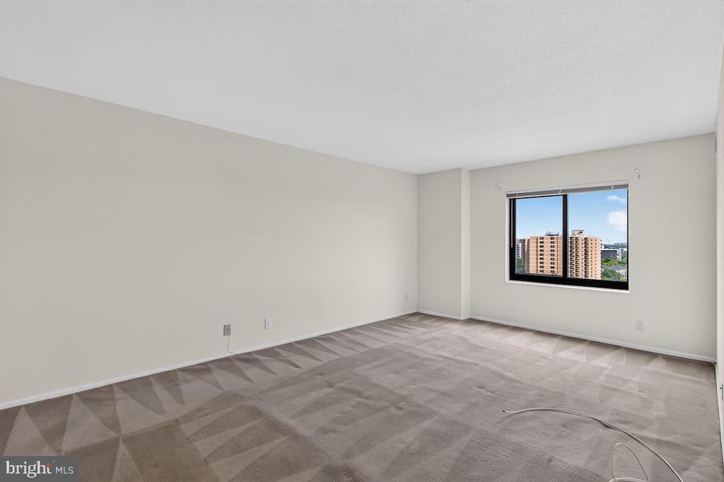 307 YOAKUM PARKWAY Unit: 1507