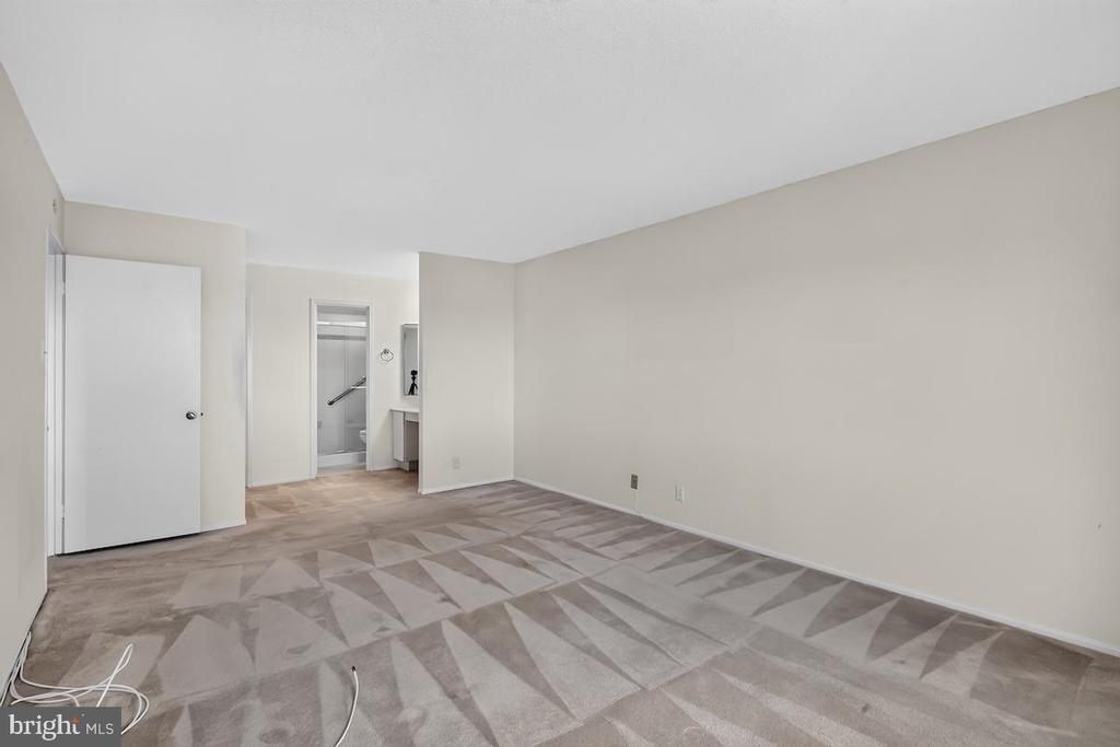 307 YOAKUM PARKWAY Unit: 1507