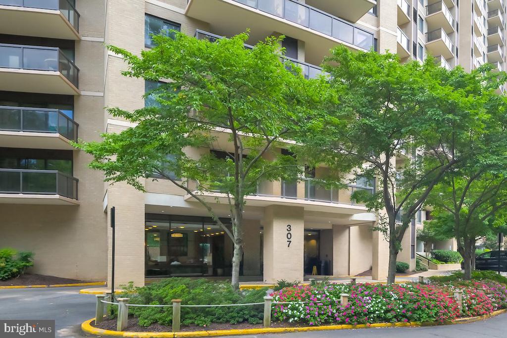 307 YOAKUM PARKWAY Unit: 1507