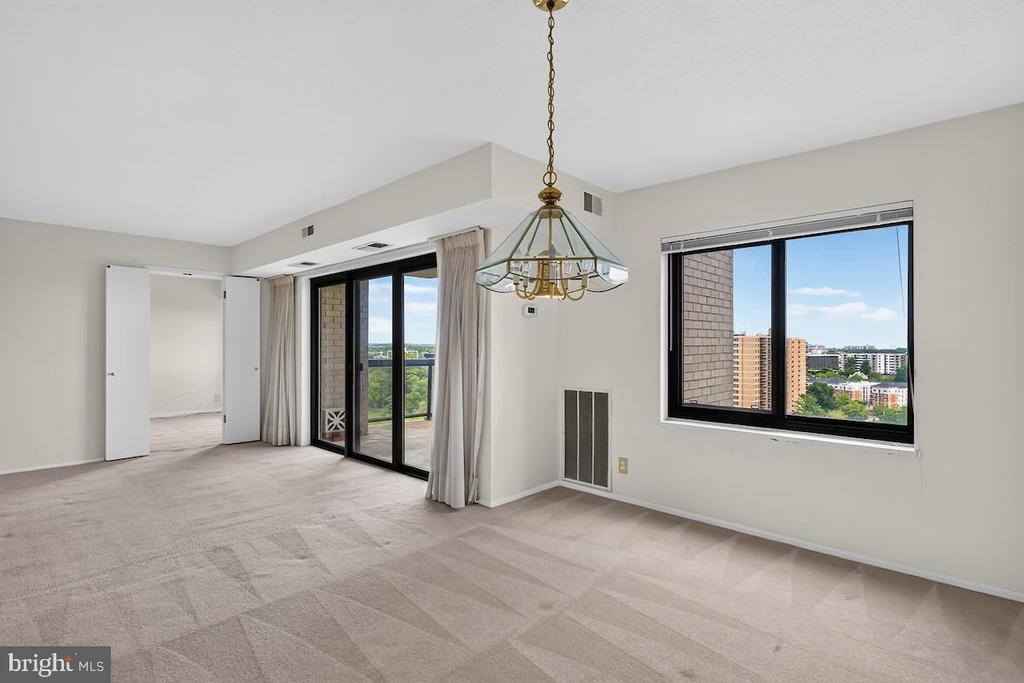 307 YOAKUM PARKWAY Unit: 1507