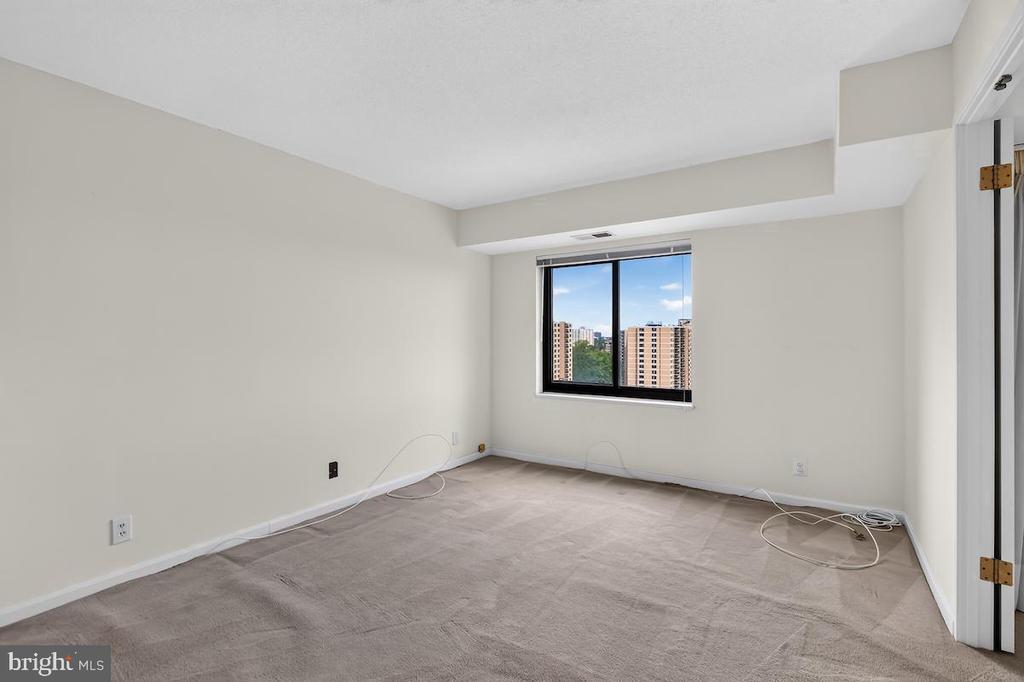 307 YOAKUM PARKWAY Unit: 1507