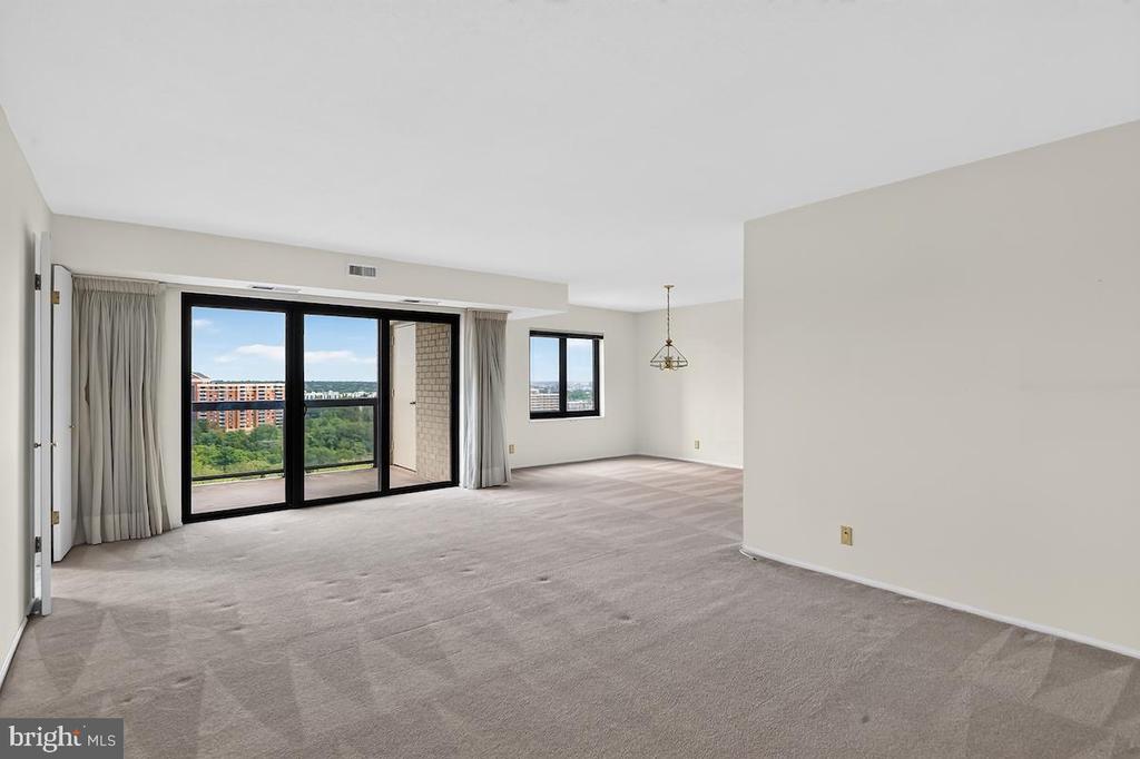 307 YOAKUM PARKWAY Unit: 1507