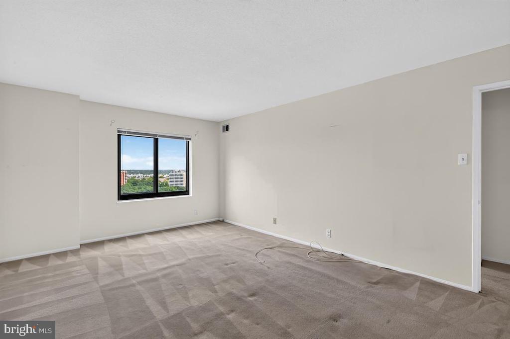 307 YOAKUM PARKWAY Unit: 1507