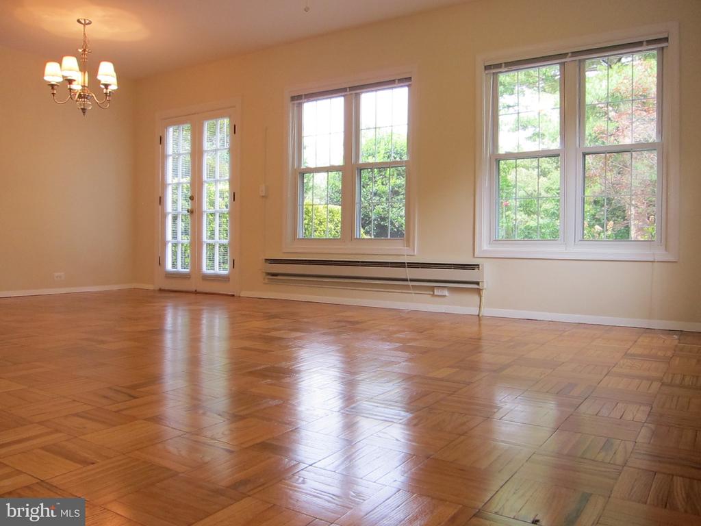 3601 GREENWAY PLACE Unit: 530-36