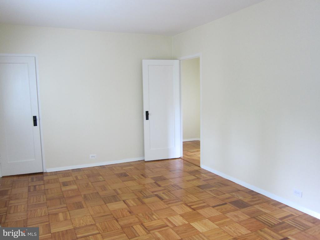 3601 GREENWAY PLACE Unit: 530-36