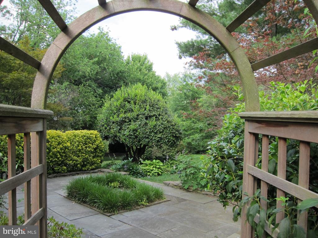 3601 GREENWAY PLACE Unit: 530-36
