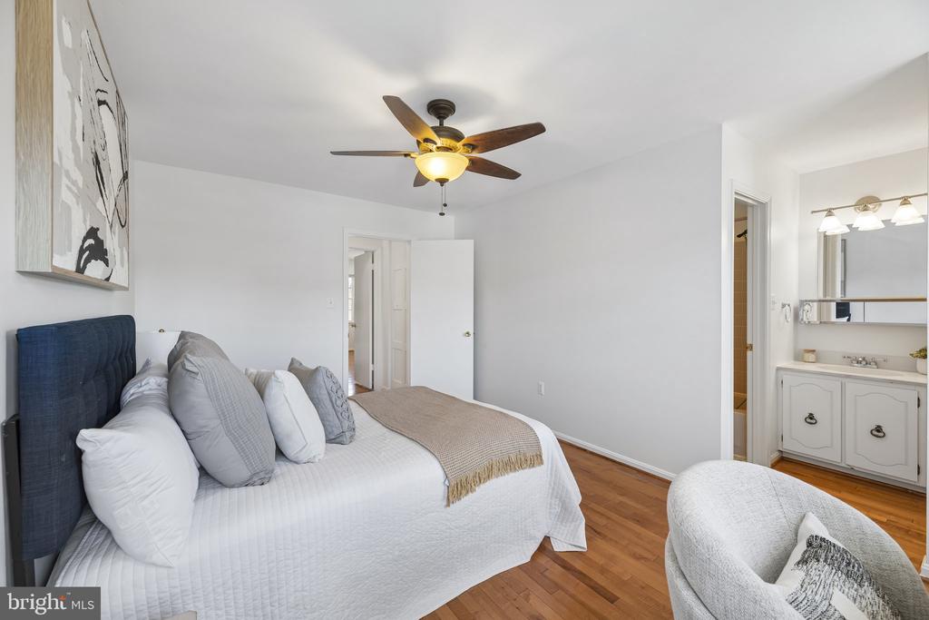 2663 CENTENNIAL COURT