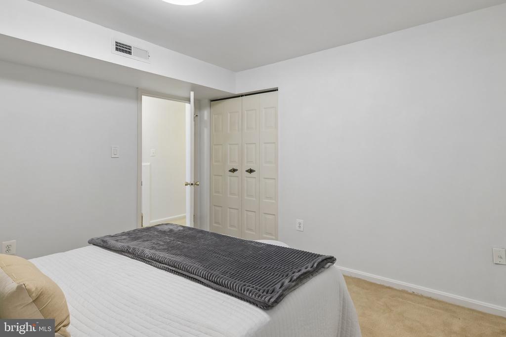 2663 CENTENNIAL COURT