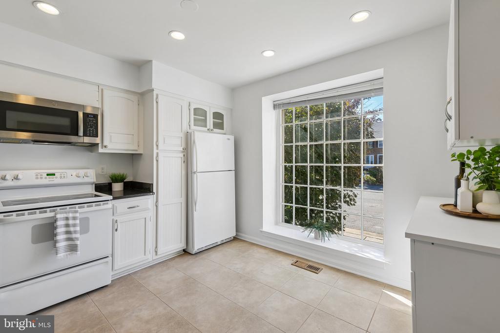 2663 CENTENNIAL COURT