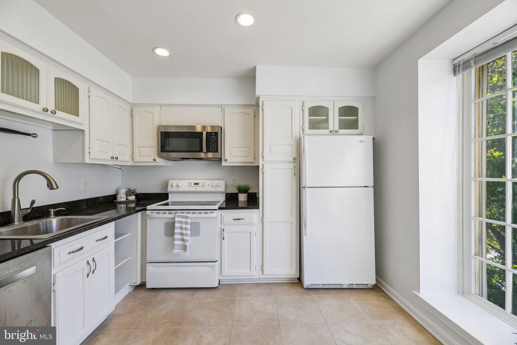 2663 CENTENNIAL COURT