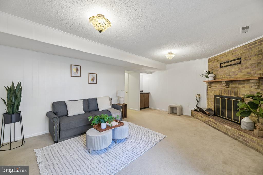 2663 CENTENNIAL COURT