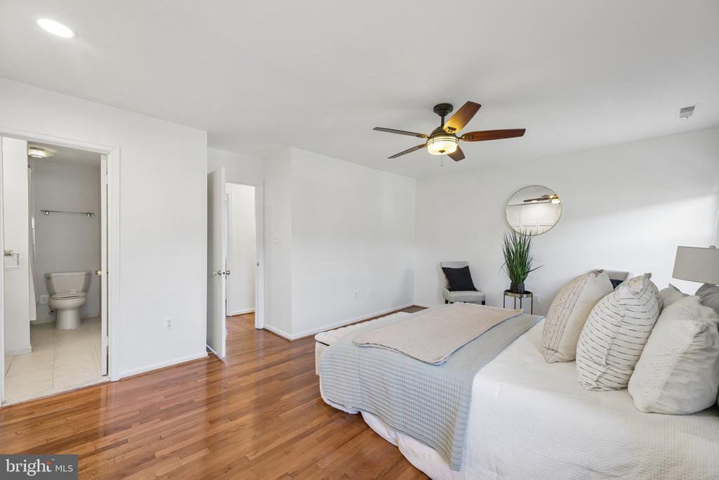 2663 CENTENNIAL COURT
