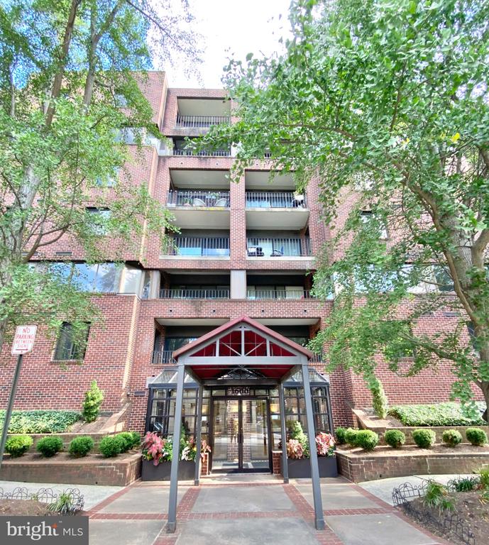 1600 PRINCE STREET Unit: 210