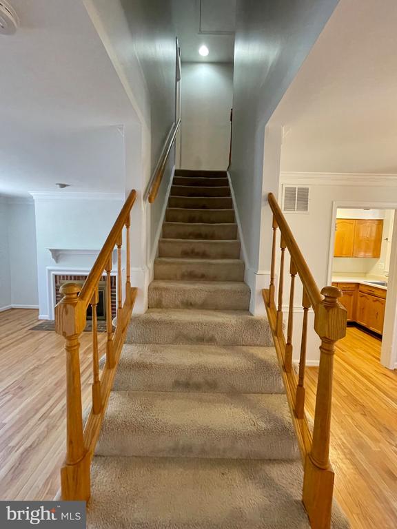 1208 W ABINGDON DRIVE