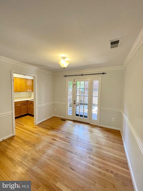 1208 W ABINGDON DRIVE
