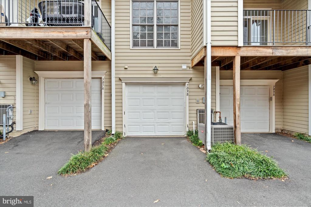 709 MASSEY LANE Unit: B