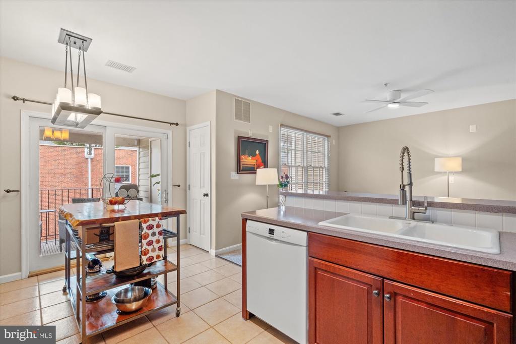 709 MASSEY LANE Unit: B