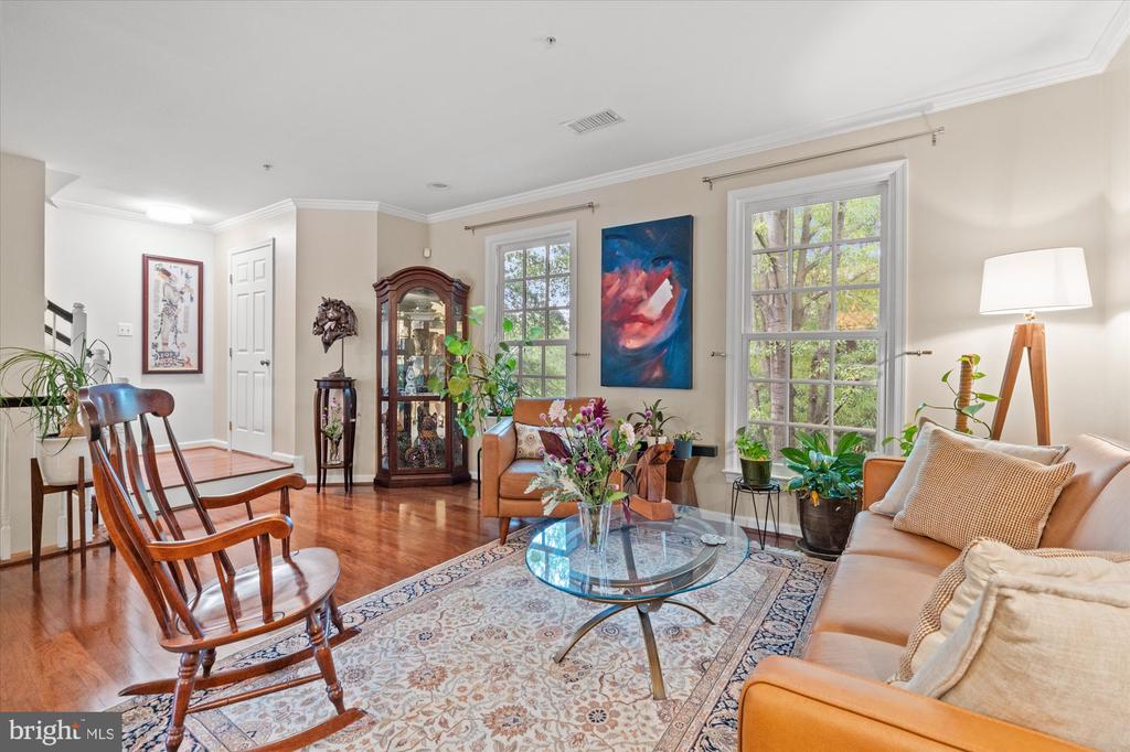 709 MASSEY LANE Unit: B