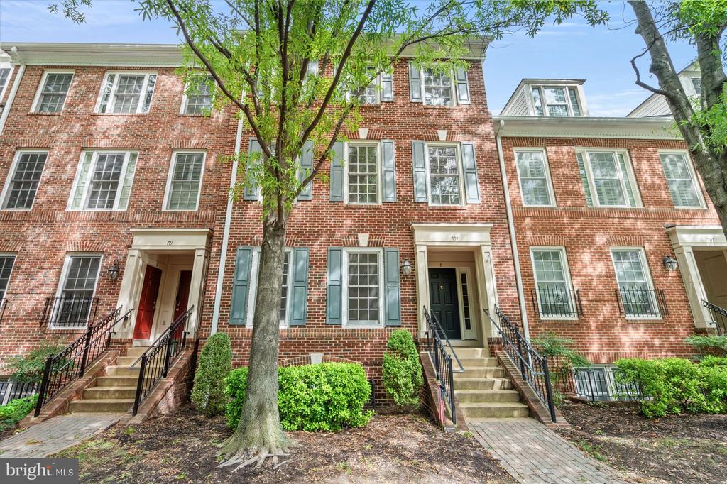 709 MASSEY LANE Unit: B