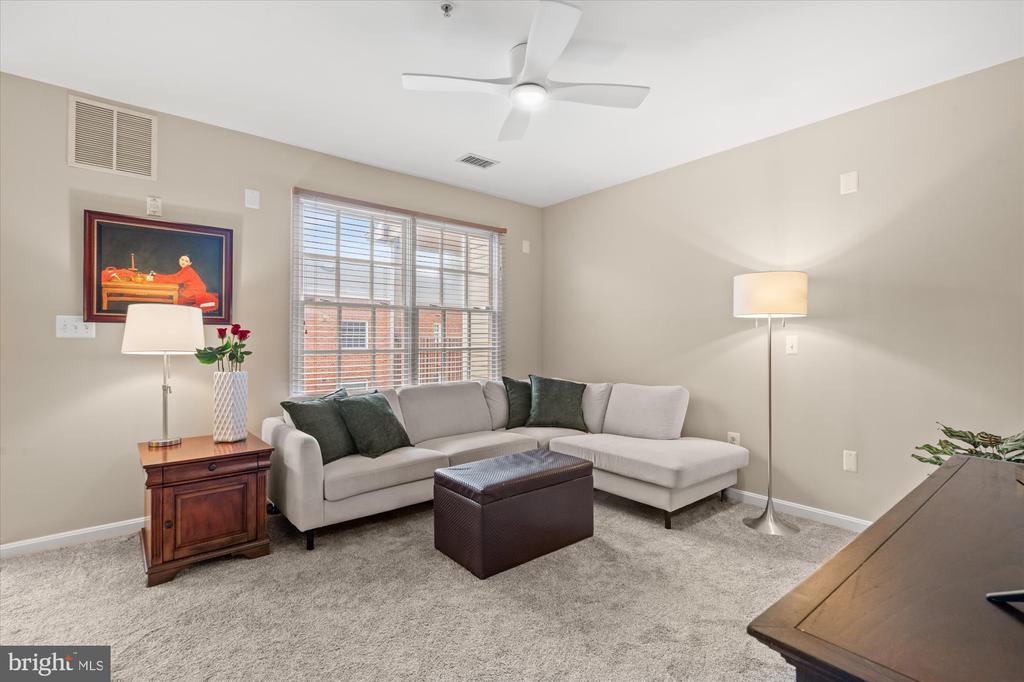 709 MASSEY LANE Unit: B