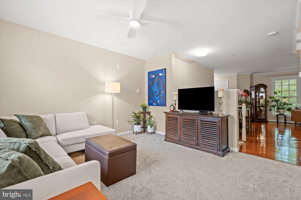 709 MASSEY LANE Unit: B