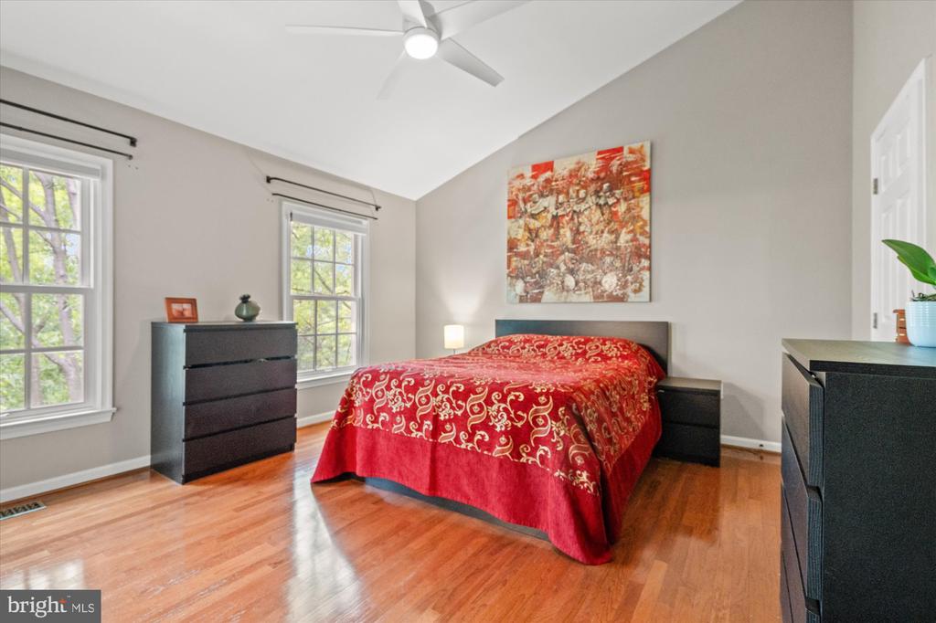 709 MASSEY LANE Unit: B