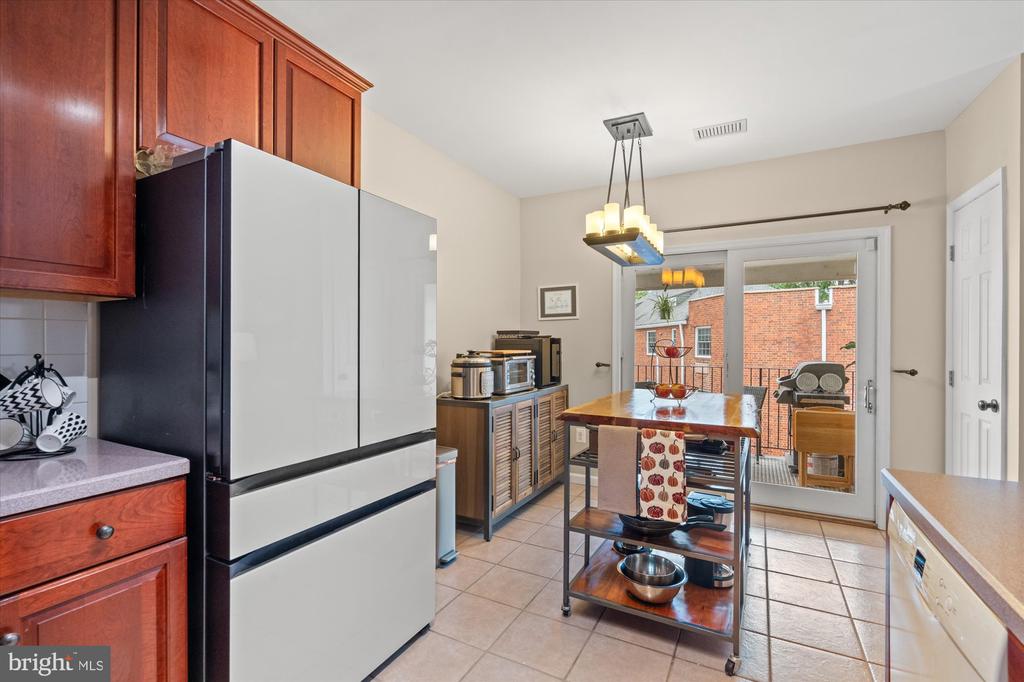 709 MASSEY LANE Unit: B