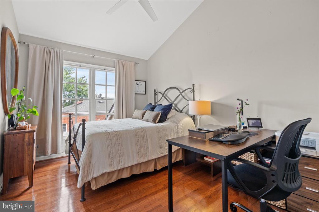 709 MASSEY LANE Unit: B
