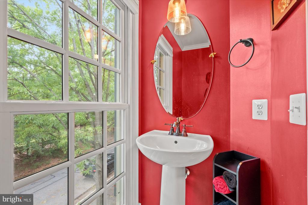 709 MASSEY LANE Unit: B