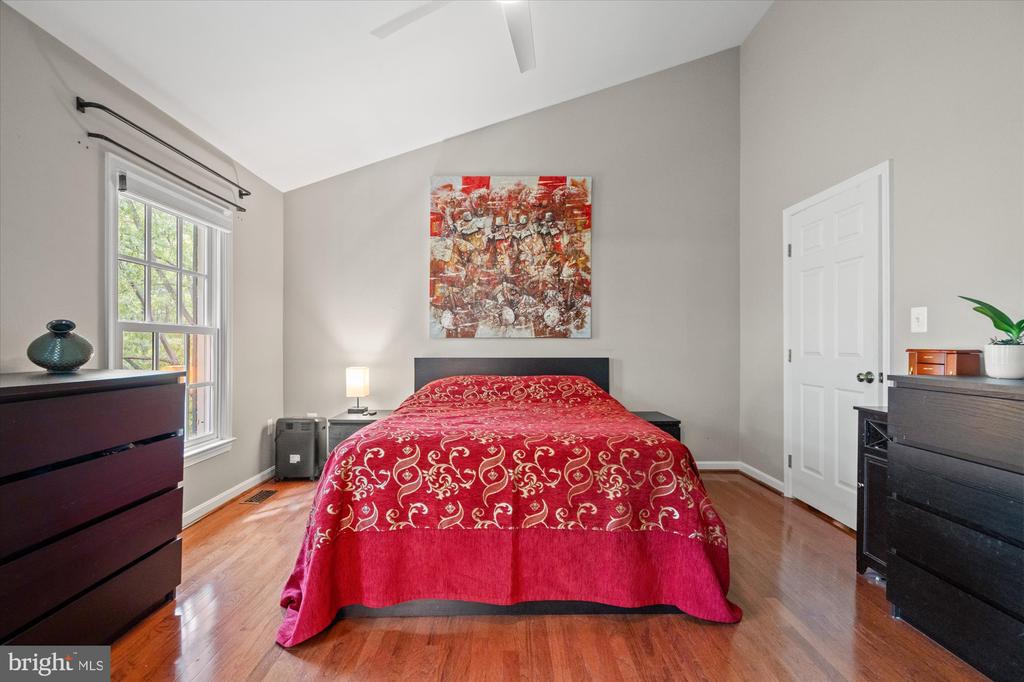 709 MASSEY LANE Unit: B