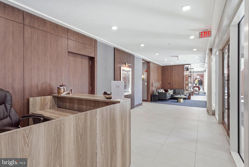 625 SLATERS LANE Unit: G-03
