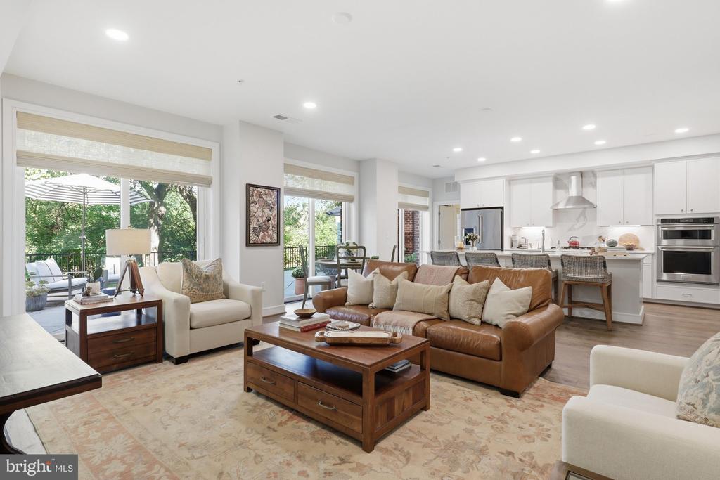 625 SLATERS LANE Unit: G-03