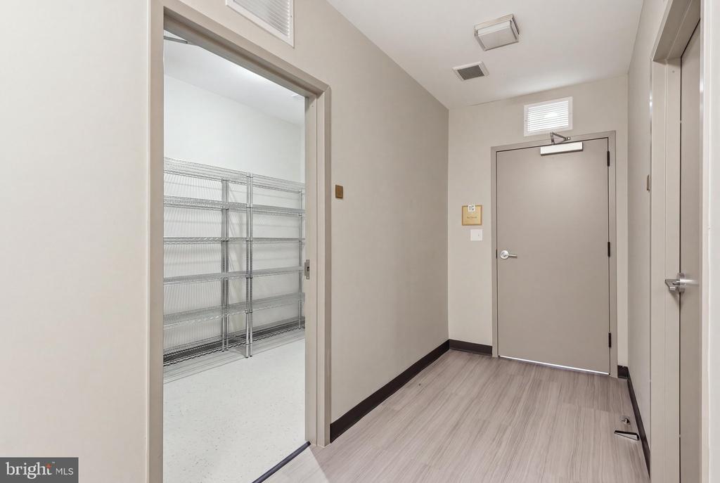 625 SLATERS LANE Unit: G-03