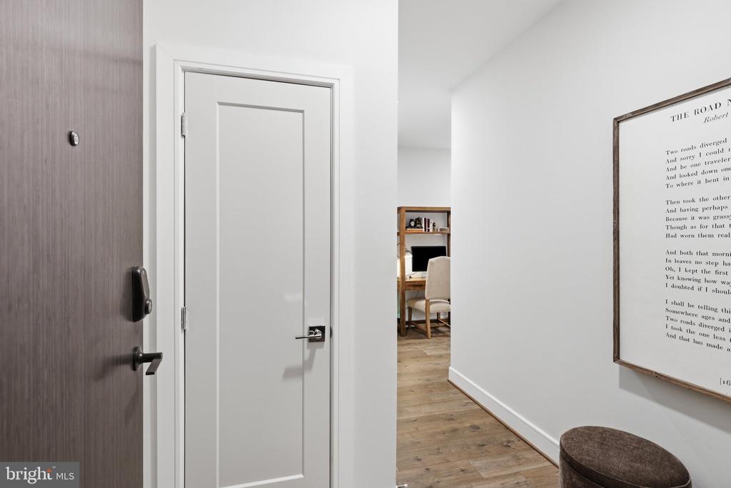 625 SLATERS LANE Unit: G-03