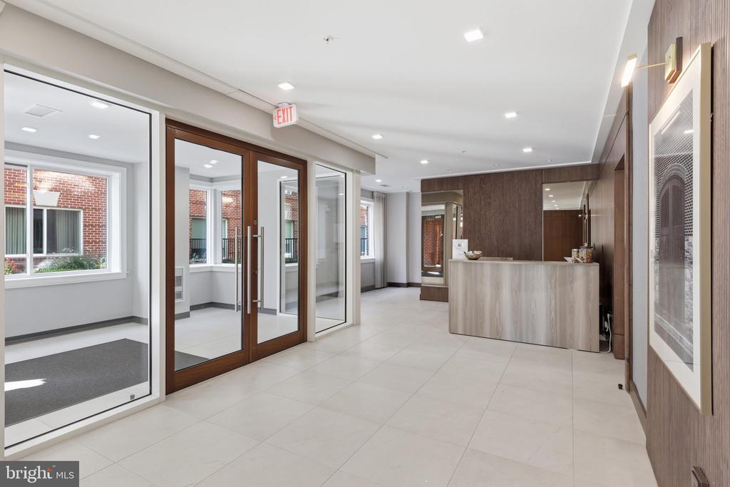 625 SLATERS LANE Unit: G-03