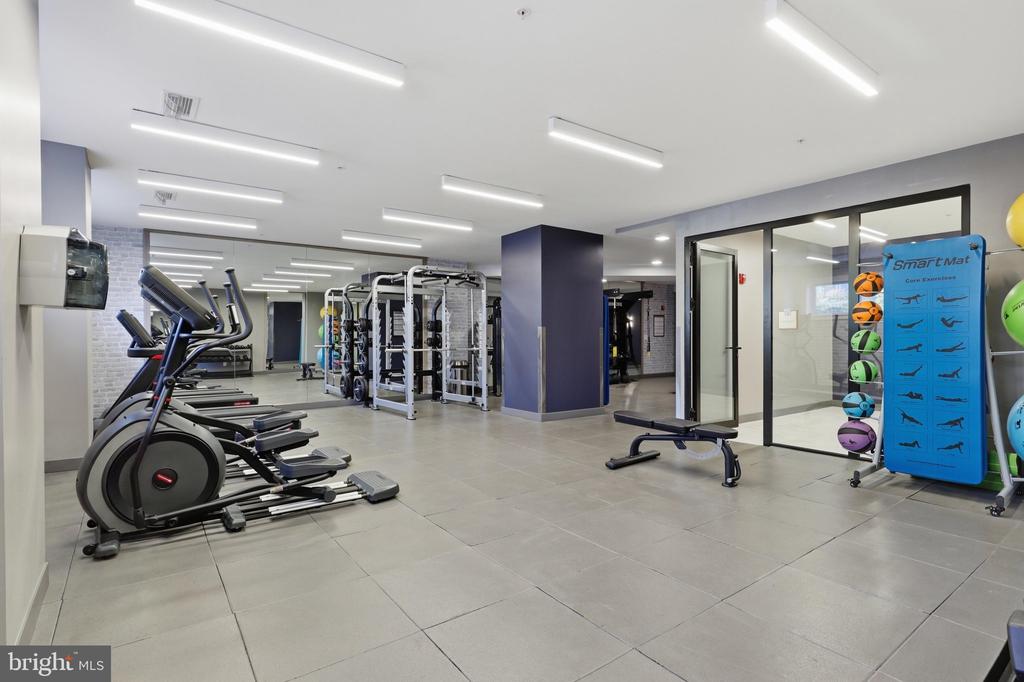 625 SLATERS LANE Unit: G-03