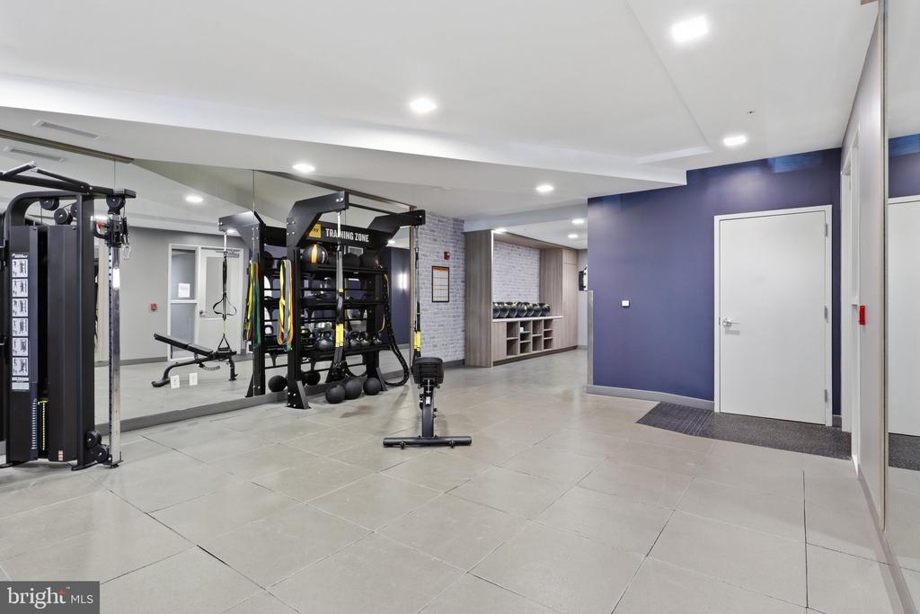 625 SLATERS LANE Unit: G-03