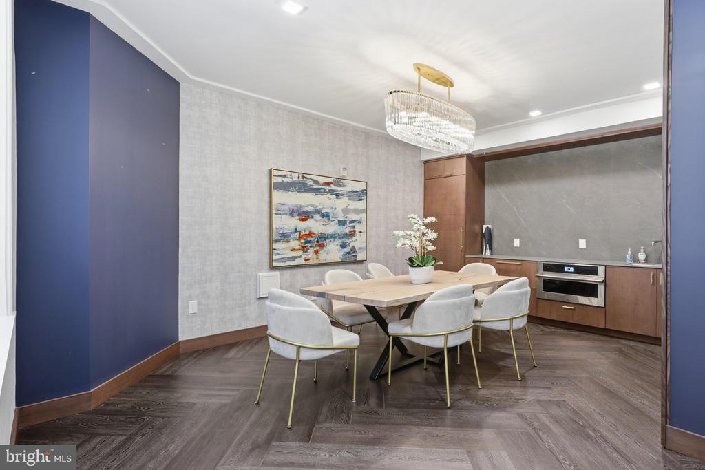 625 SLATERS LANE Unit: G-03