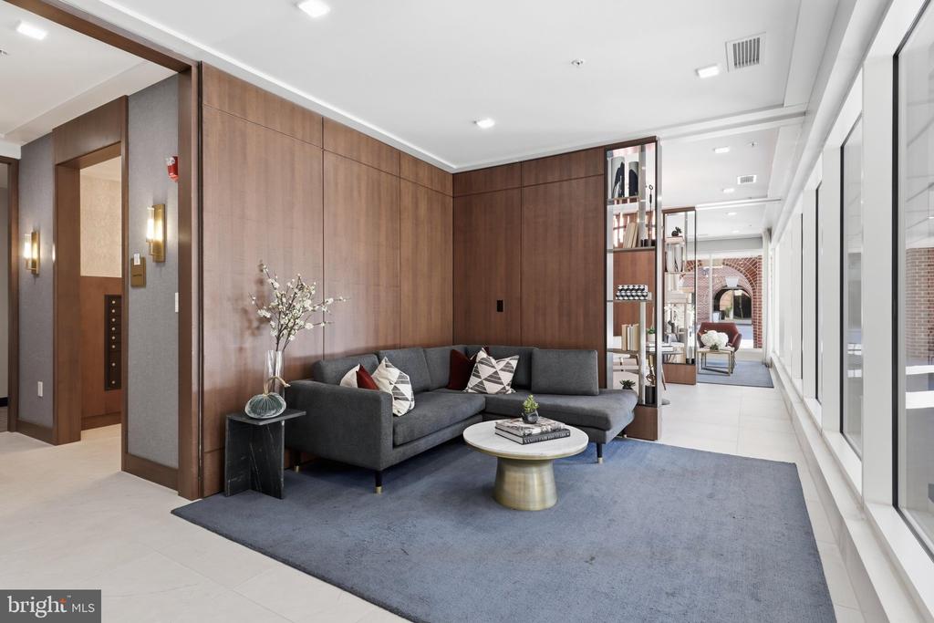 625 SLATERS LANE Unit: G-03