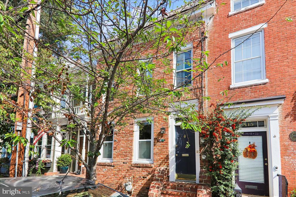 117 PAYNE STREET N Unit: 2