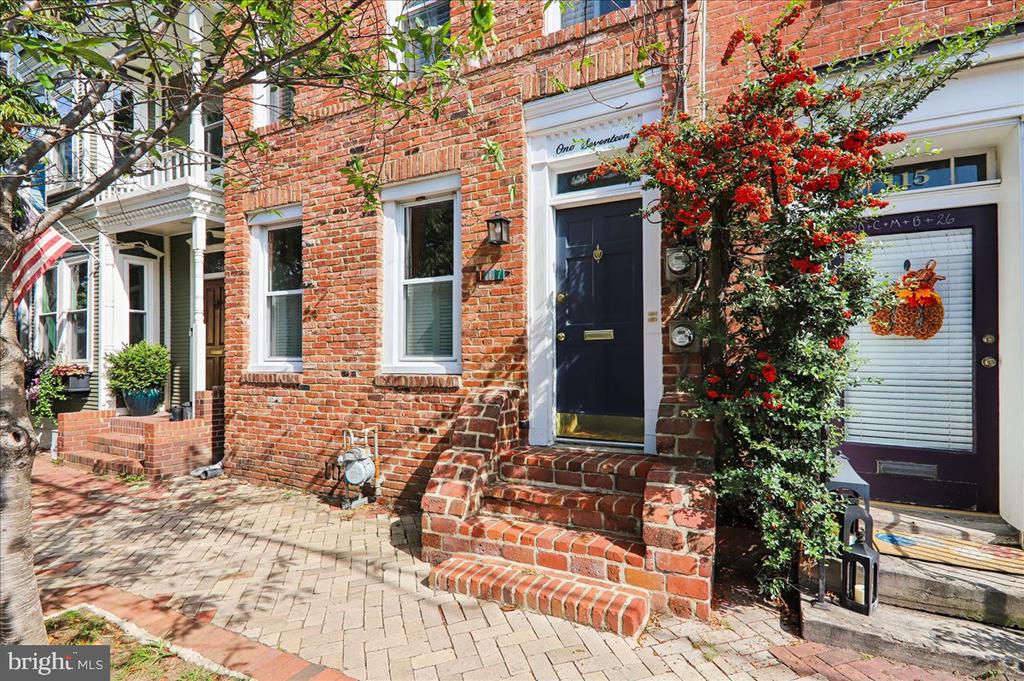 117 PAYNE STREET N Unit: 2